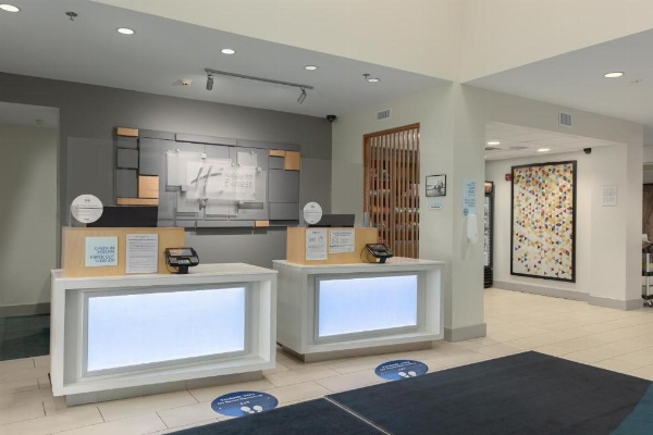 Holiday Inn Express Hotel & Suites Binghamton University-Vestal image 11