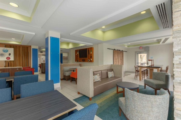 Holiday Inn Express Hotel & Suites Binghamton University-Vestal image 13