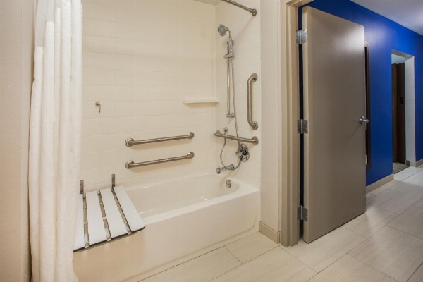 Holiday Inn Express Hotel & Suites Binghamton University-Vestal image 28